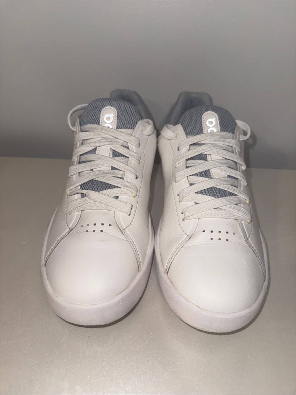 Woman’s The Roger Advantage sneakers